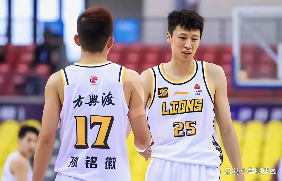 包含CBA常规赛集结日再迎强敌，广州队绝杀压哨，主帅态度——气氛紧张，资深球员宣示担当的词条